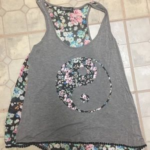 (161) Ying-yang lace back tank